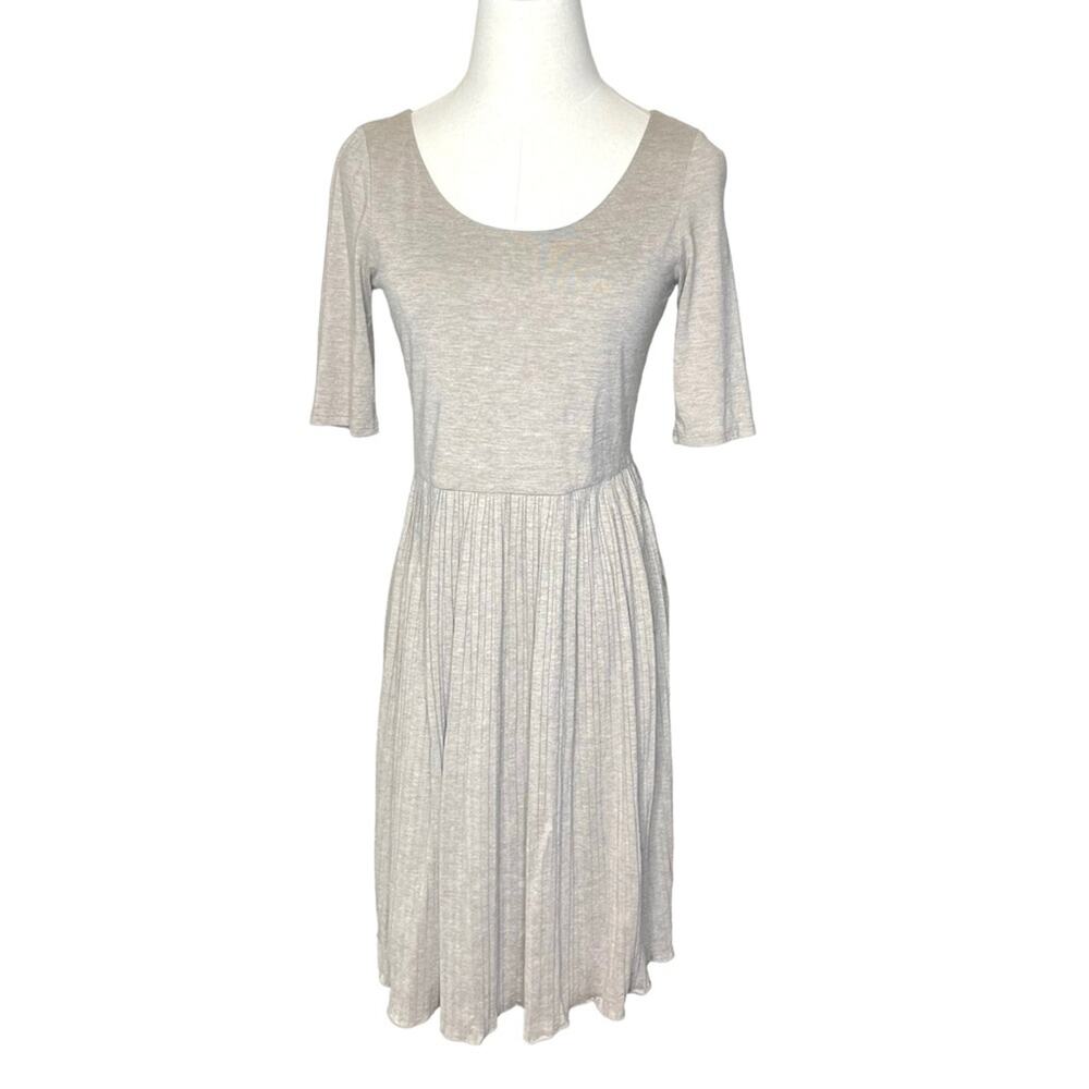 Banana Republic Size 2 Beige Scoop Neck Modest Dress Accordion Pleats